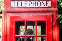 Une cabine téléphonique typique de Grande-Bretagne